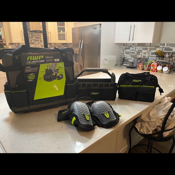 Tool box set with wheels - Picture 7 of 8